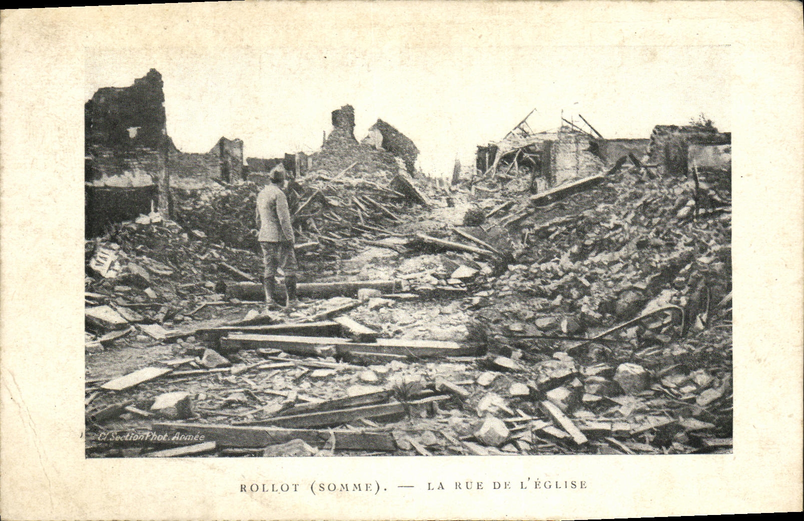 CPA Militaria Rollot Somme La Rue De L Eglise