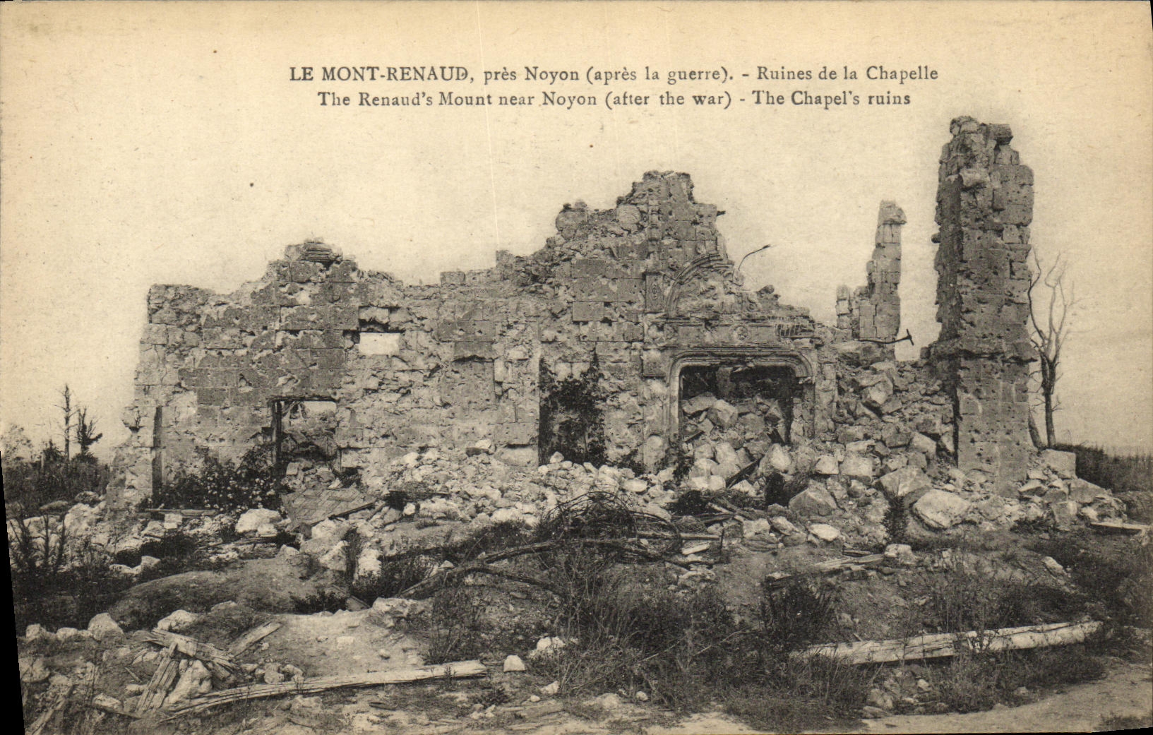 Ruines de la chapelle au Mont-Renaud près Noyon — après la guerre — G. Compiègne, phot. à Noyon