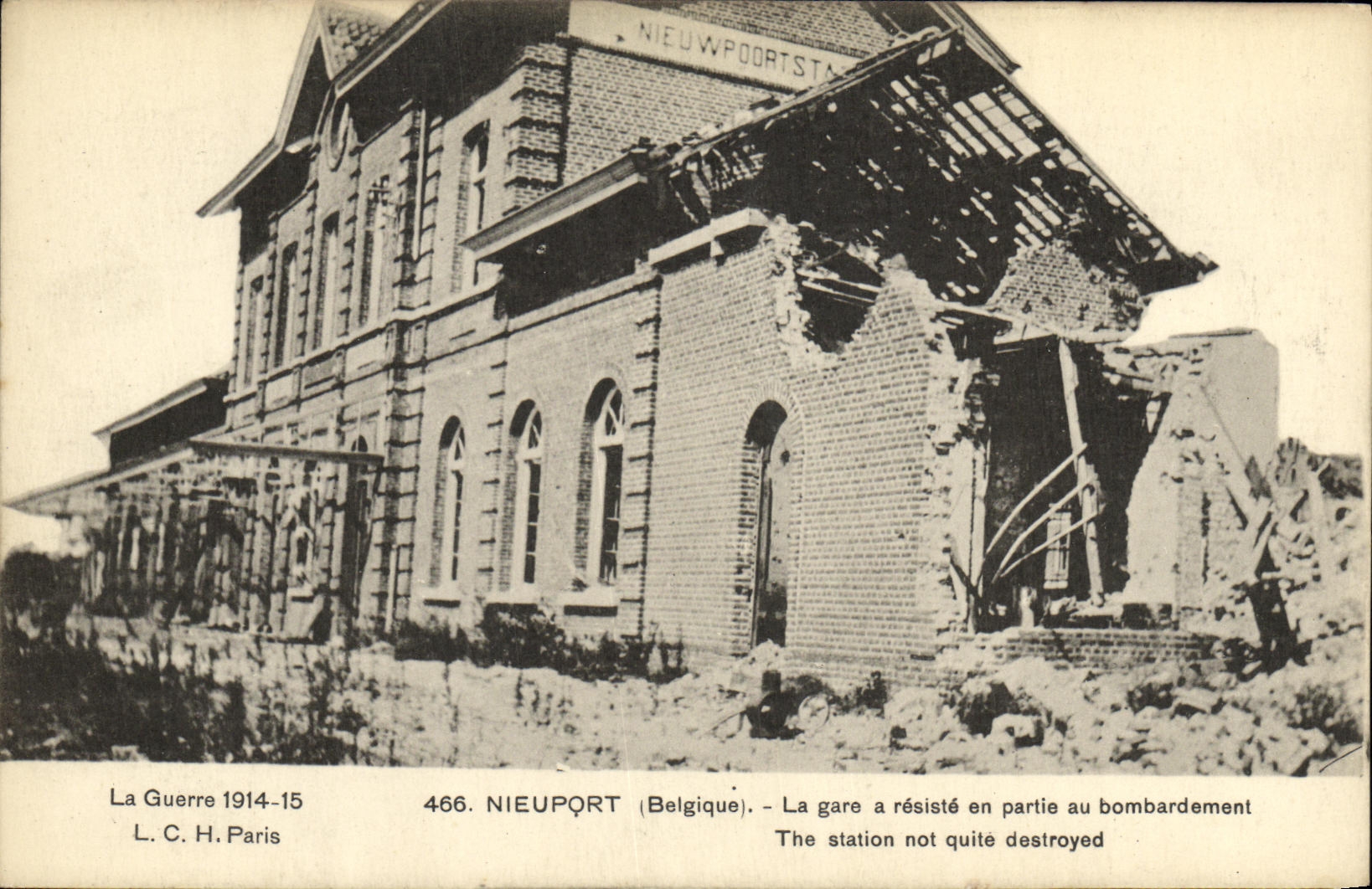 CPA Militaria Nieuport La Gare a Resiste en partie au Bombardement 