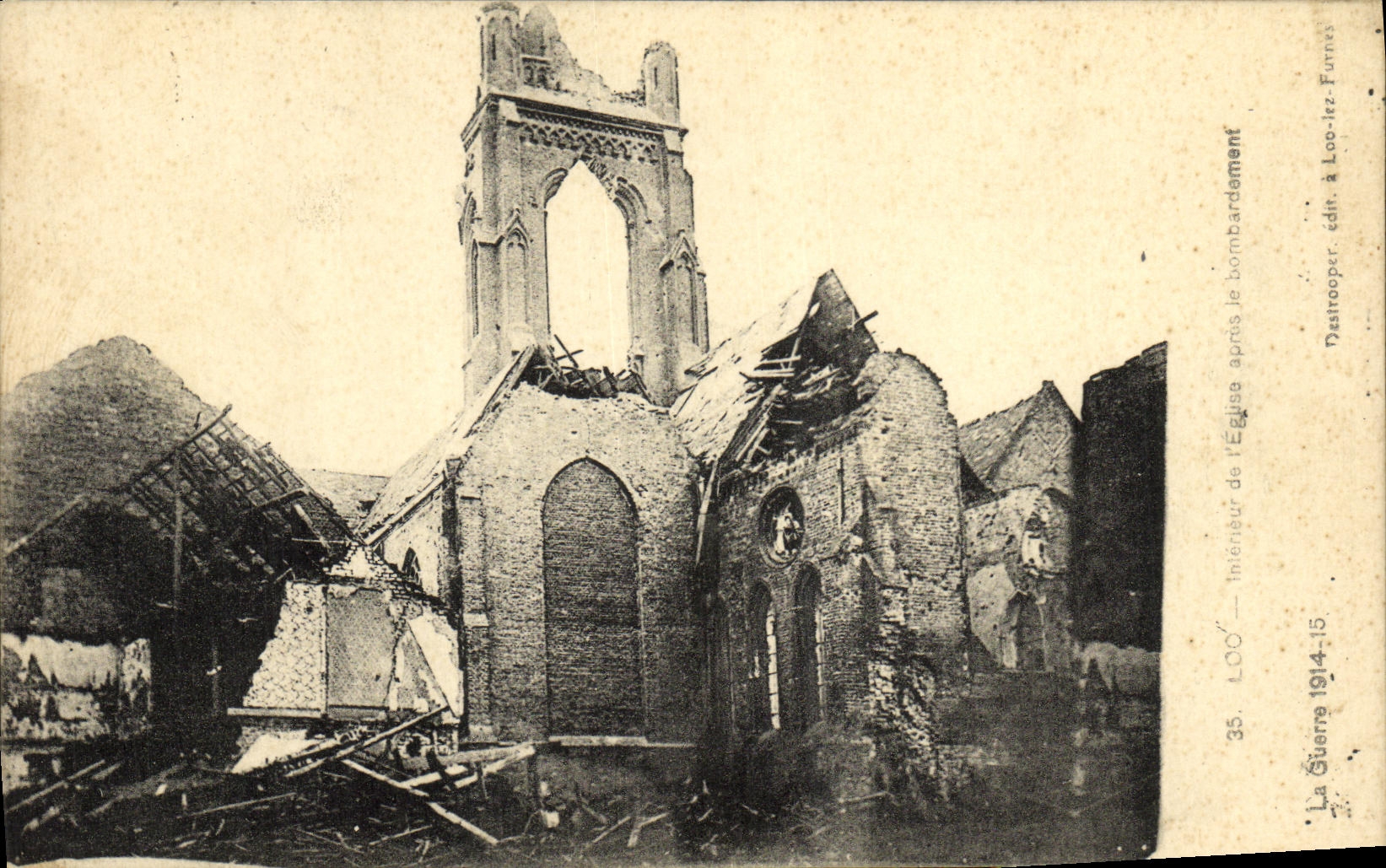 CPA Loo Interier du L Eglise apres le bombardement Militaria