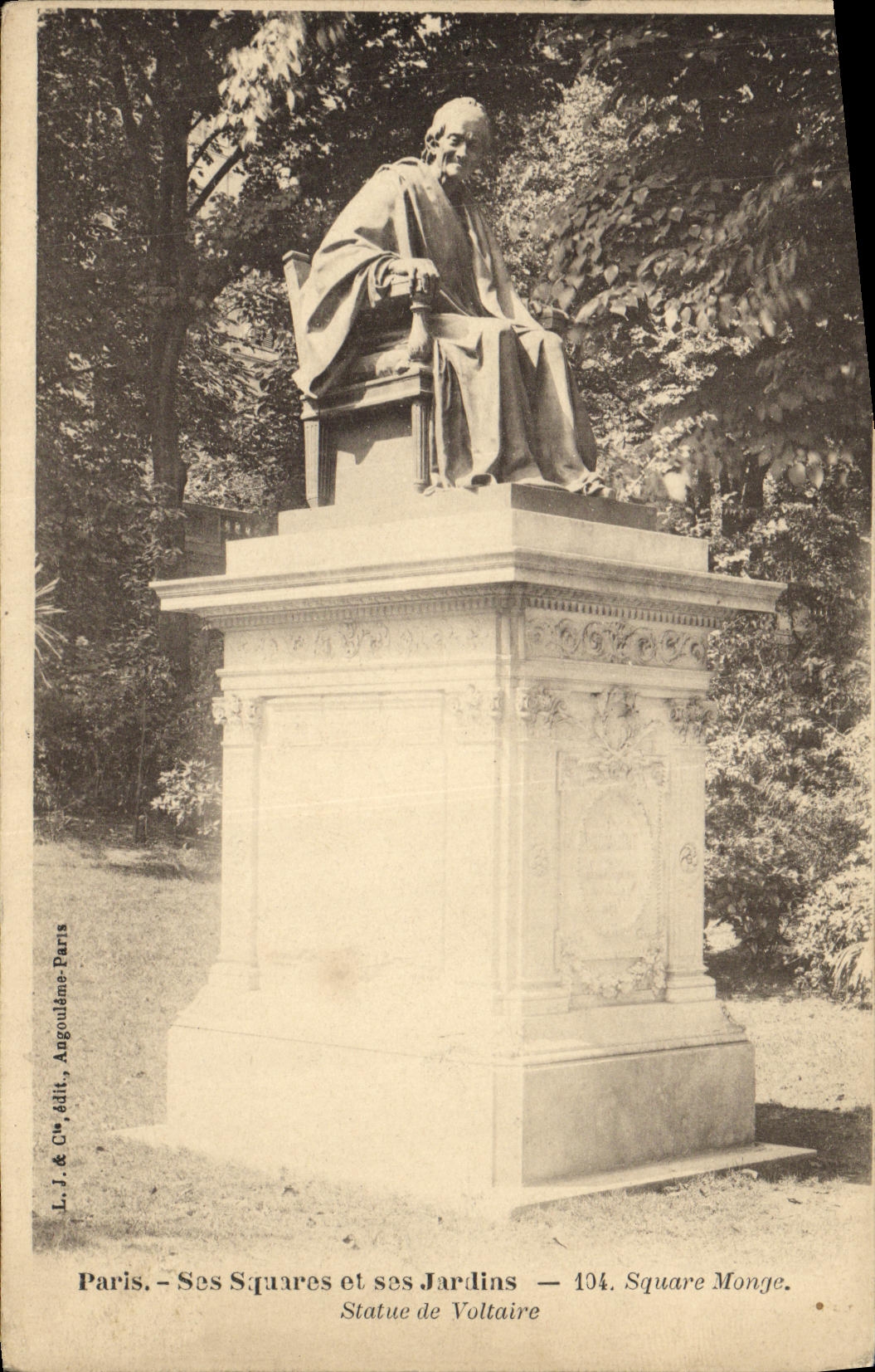 CPA Paris Ses Squares et Jardins Square Monge Statue de Voltaire