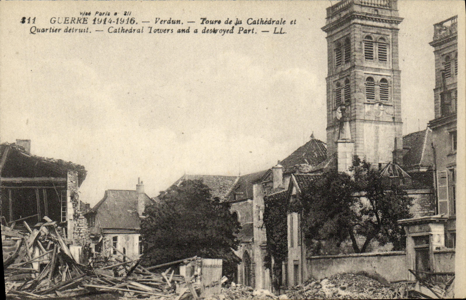 Verdun — Tour de la Cathédrale et Quartier détruit — Vizée Paris n° 811