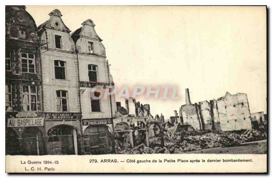 CPA Militaria Arras Cote Gauche de la Petite place 
