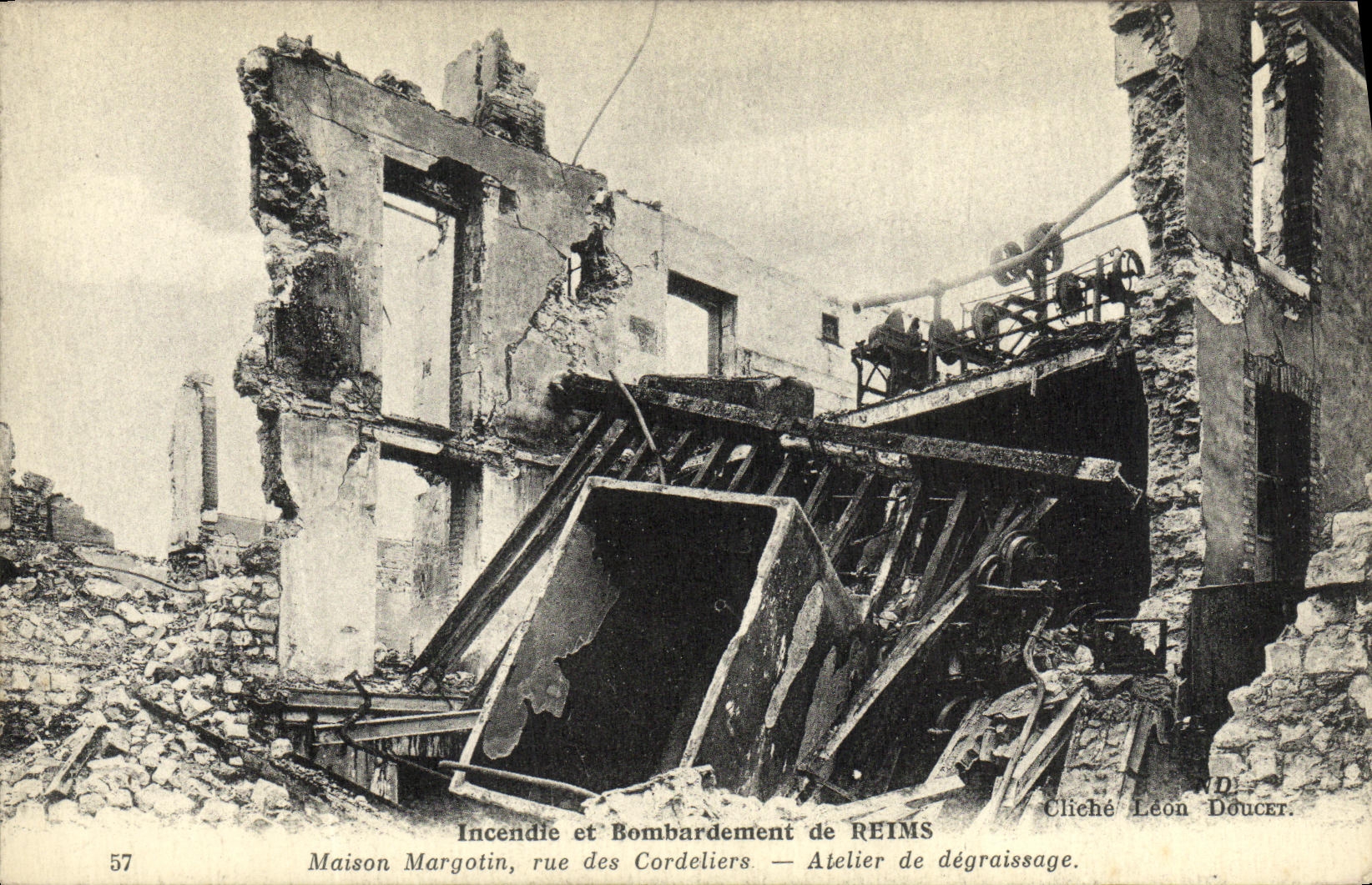 CPA Militaria Incendie et Bombardement Maison Margotin Rue des Cordeliers Atelier de degraissage 