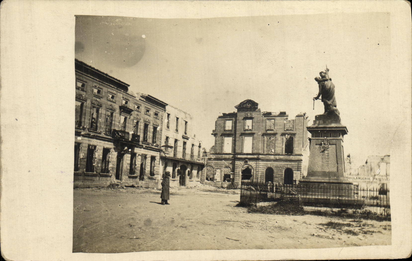 CARTE PHOTO Militaria Ruines