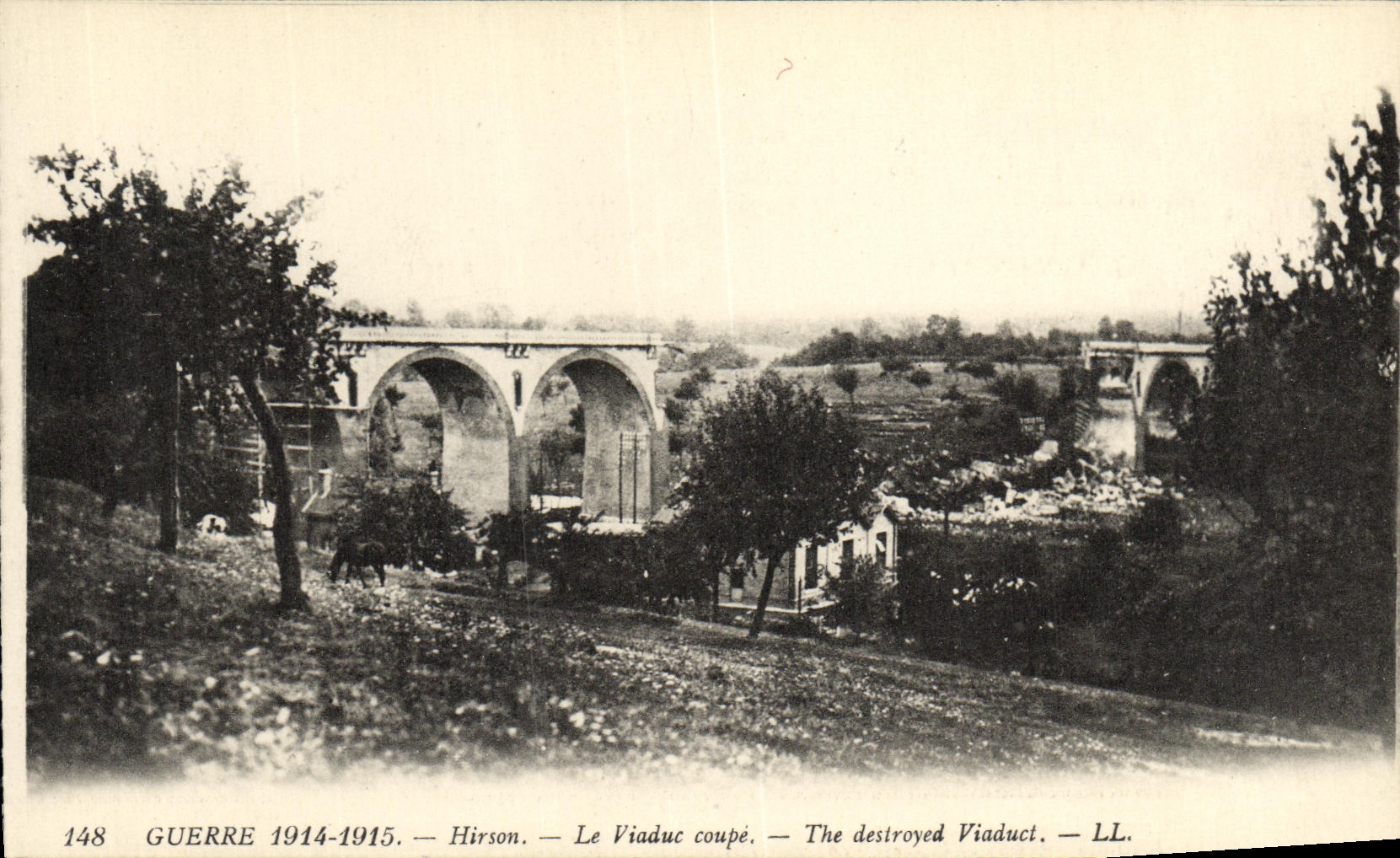 CPA Militaria Hirson Le Viaduc Coupe