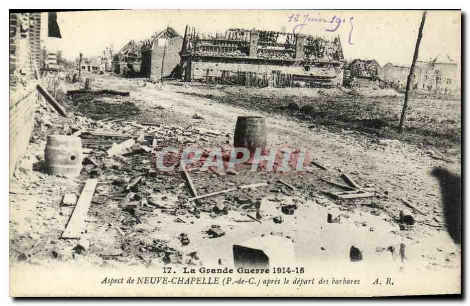 CPA Militaria Aspect de Ville Neuve Chapelle Apres le Depart des Barbares