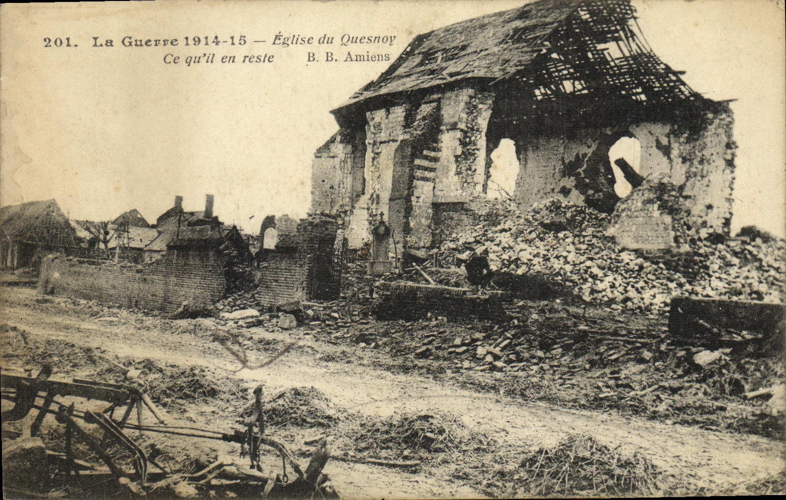 CPA Militaria La Guerre Eglise du Quesnoy