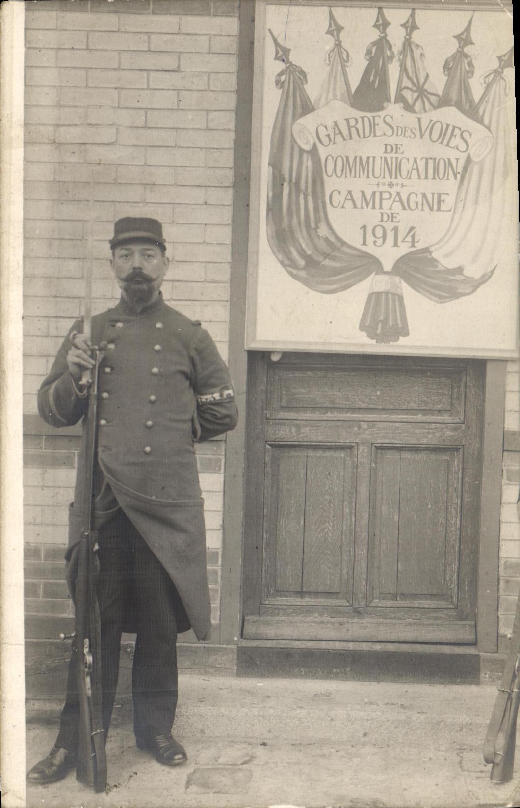 CARTE PHOTO Militaria Gardes voies de communication 1914