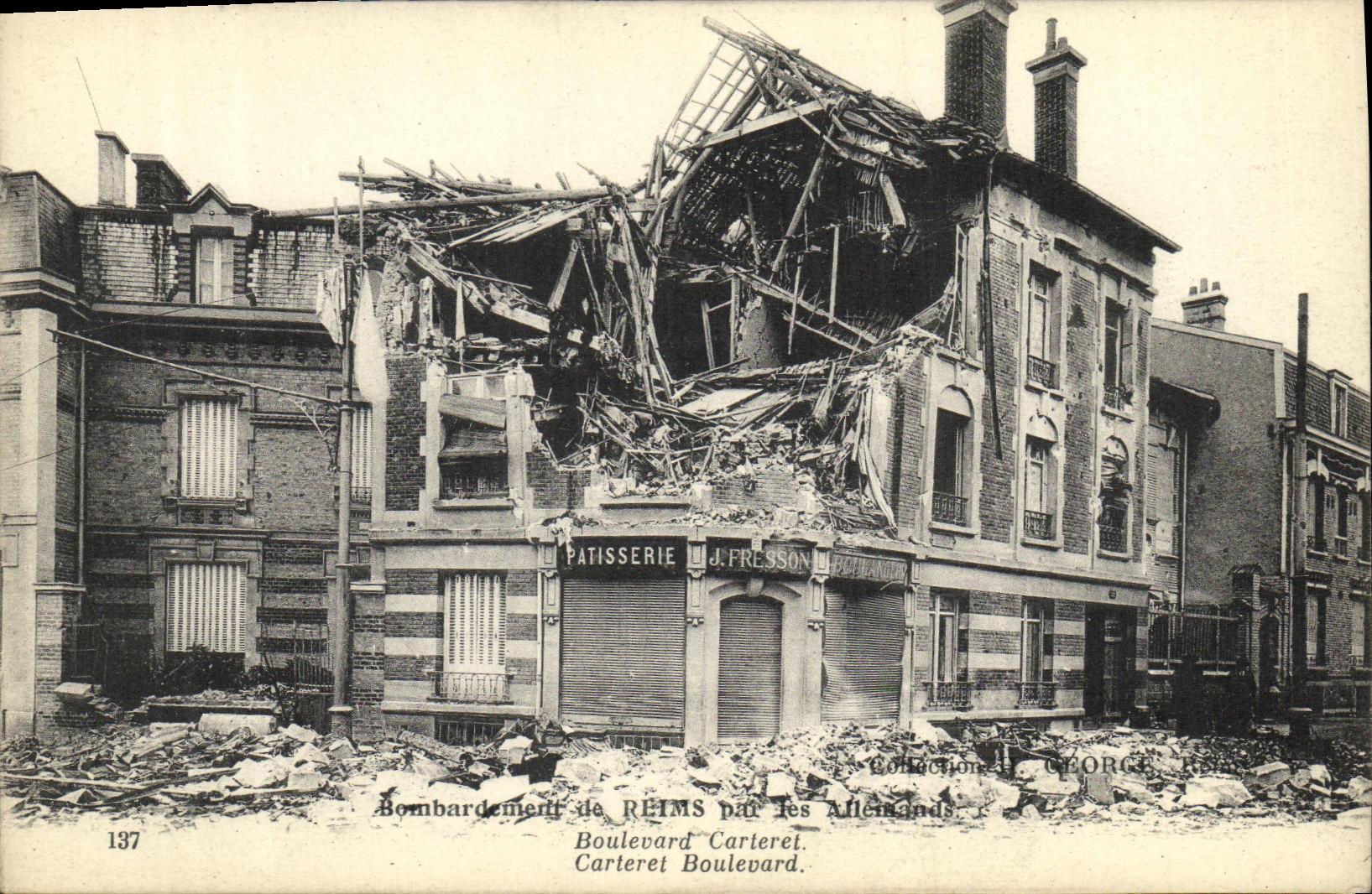 CPA Militaria Bombardement de Reims boulevard Carteret Patisserie Fresson