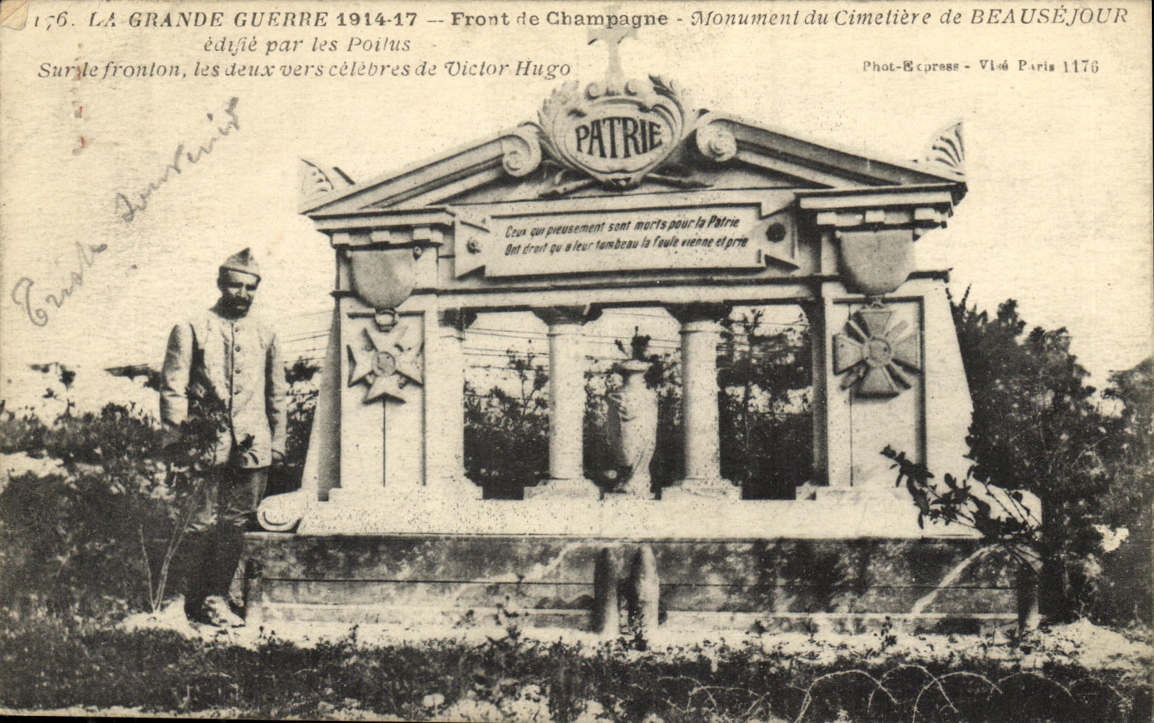 CPA Militaria La Grande Guerre Front de Champagne monument du cimeltere de Beausejour