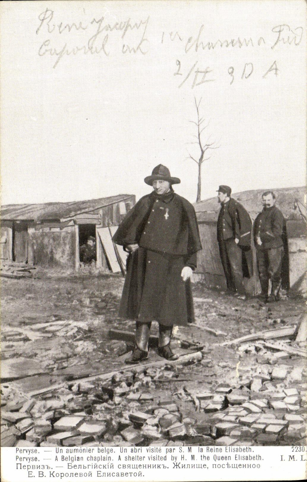 CPA Militaria Pervyse Un aumonier belge 