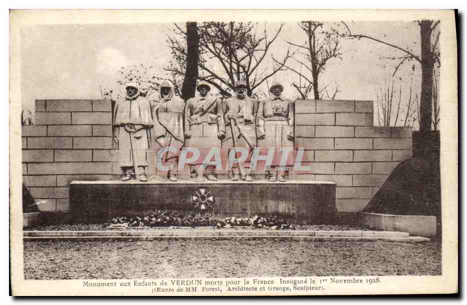 Monument aux Enfants de Verdun morts pour la France — Inauguré le 1er Novembre 1928 — Éuvre de MM. Forest, Architecte et Grange, Sculpteur
