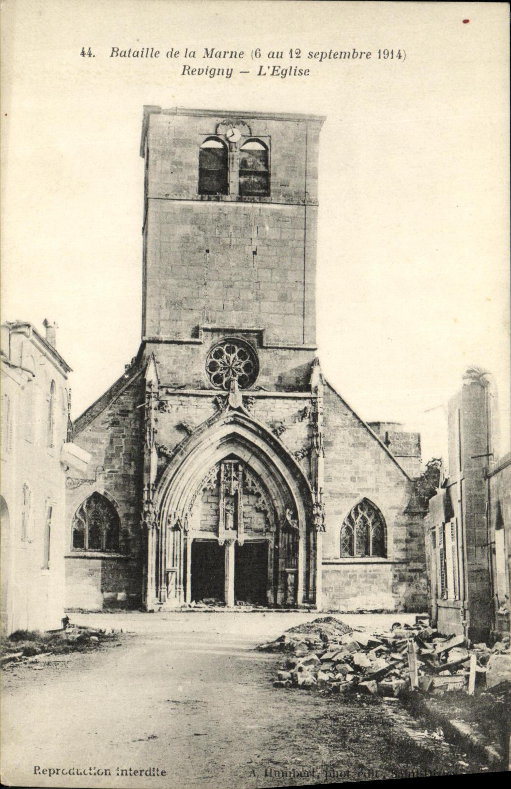 CPA Militaria Bataille de la Marne Revigny L Eglise