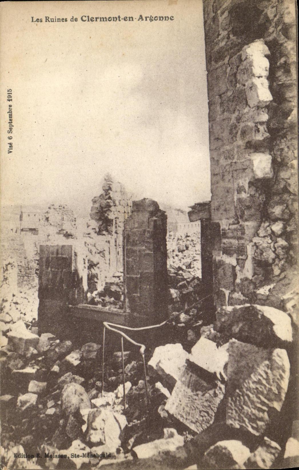 CPA Militaria Les Ruines de Clermont en Argonne