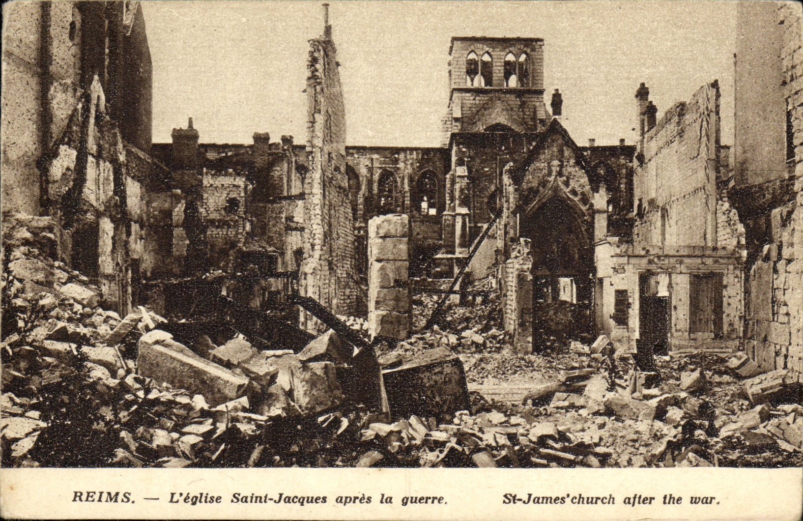 CPA Militaria Reims L eglise Saint Jacques apres la guerre 