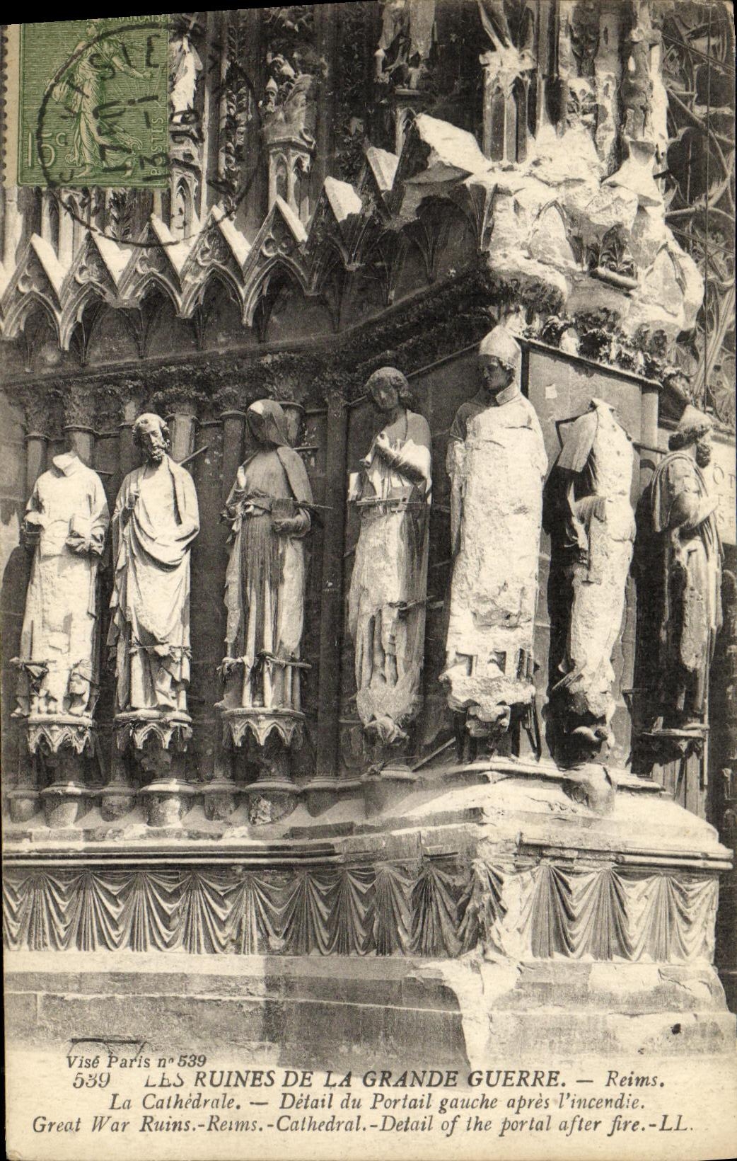 CPA Reims Les Ruines De La Grande Guerre La Cathedrale Detail du porche gauche apres l incendie