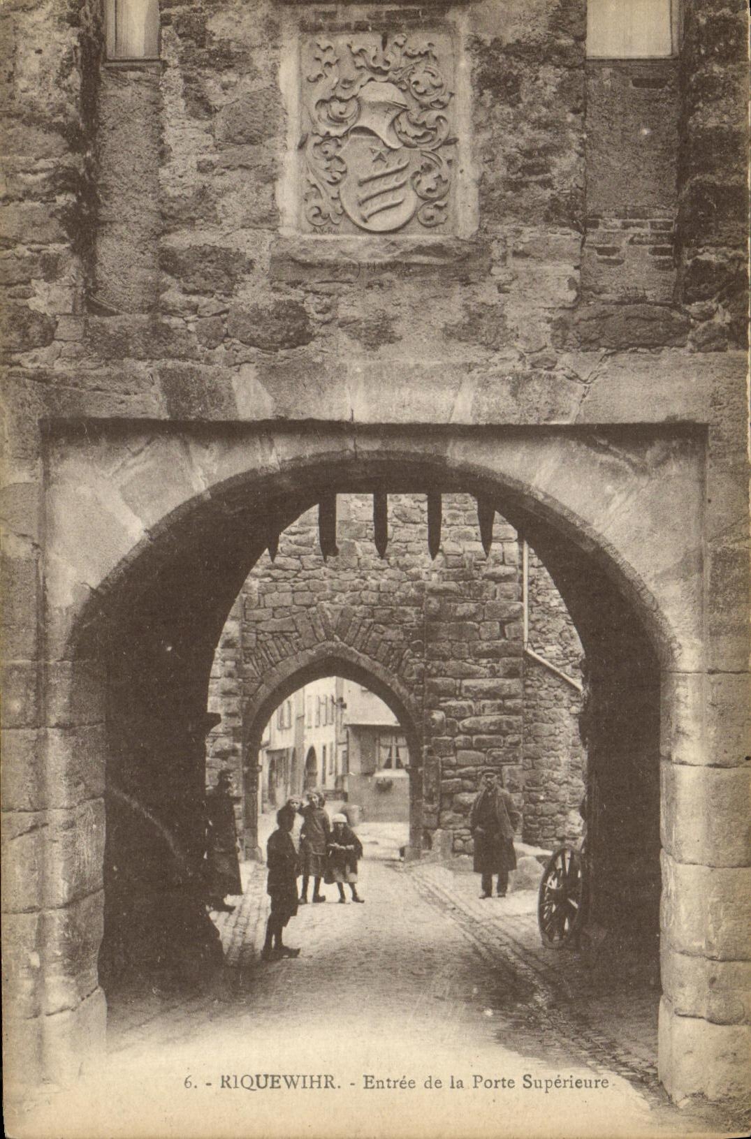 CPA Riquewihr L Entree de la porte superieure 