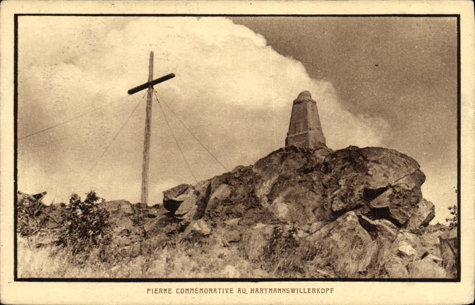 Pierre commémorative au Hartmannswillerkopf — Th. Mang, N° 3