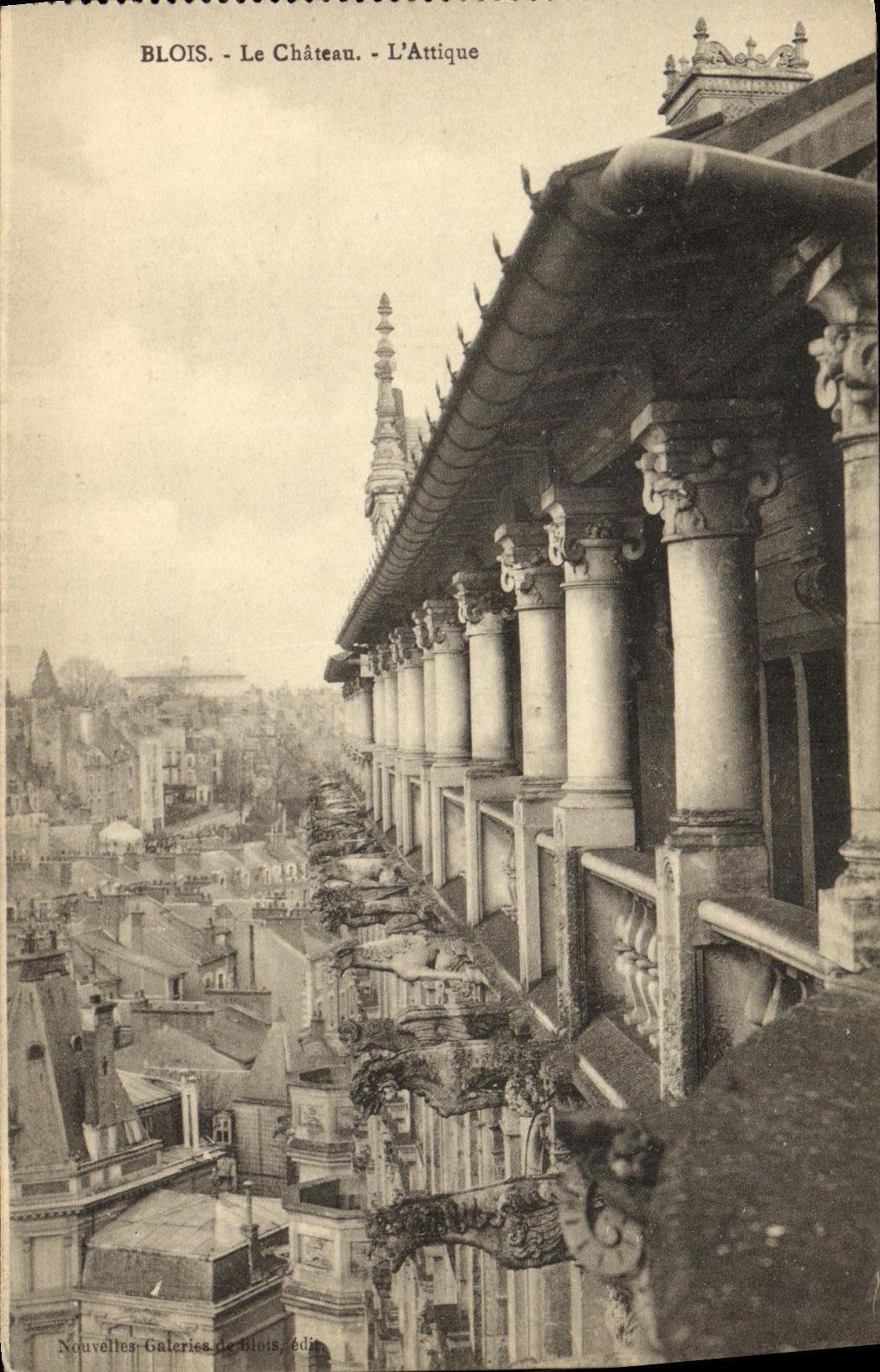 CPA Blois Le Chateau L Attique