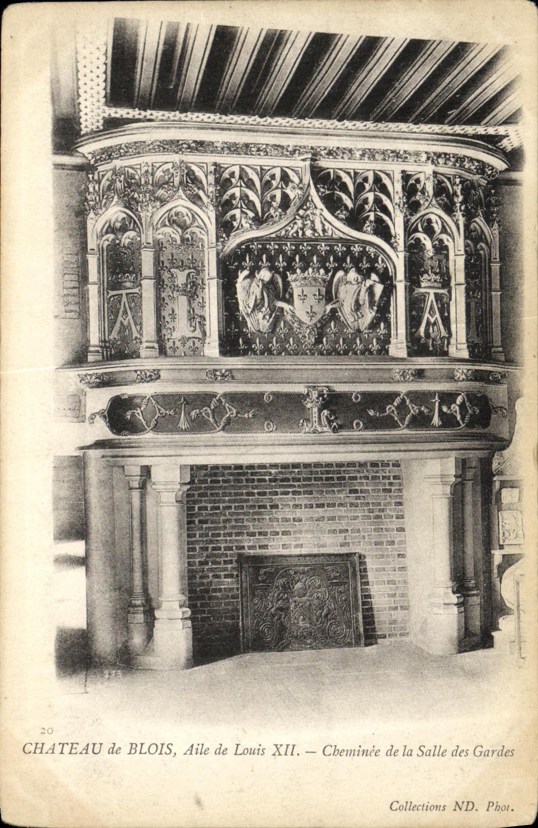 CPA Blois Le Chateau Aile de Louis XII Cheminee de la salle des gardes