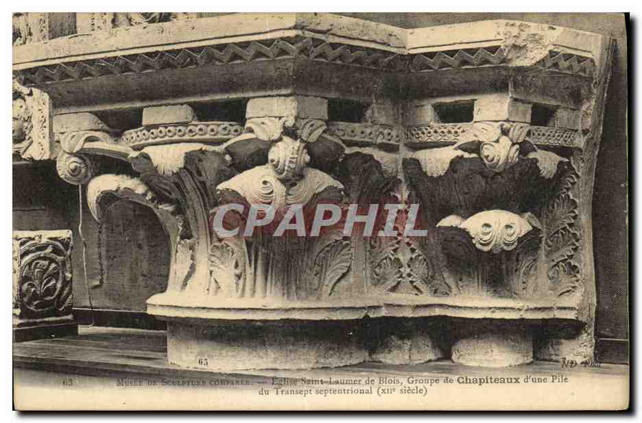 CPA Eglise Saint Laumer de Blois groupe de chapiteaux du transept septentrional