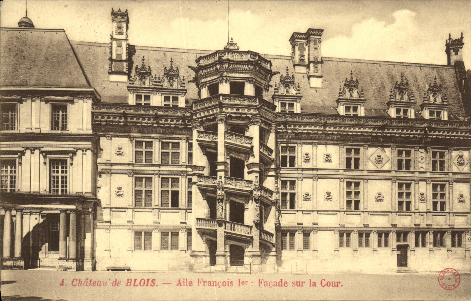 CPA Blois Aile Francois 1er Facade sur la Cour