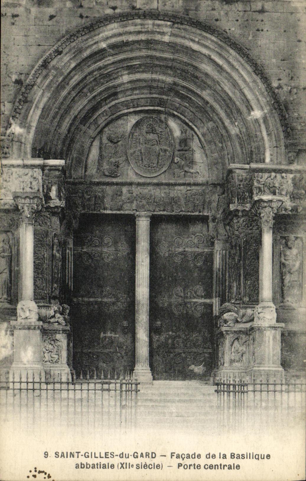 Saint-Gilles-du-Gard — Gevel van de abdijbasiliek (12e eeuw) — Middenpoort