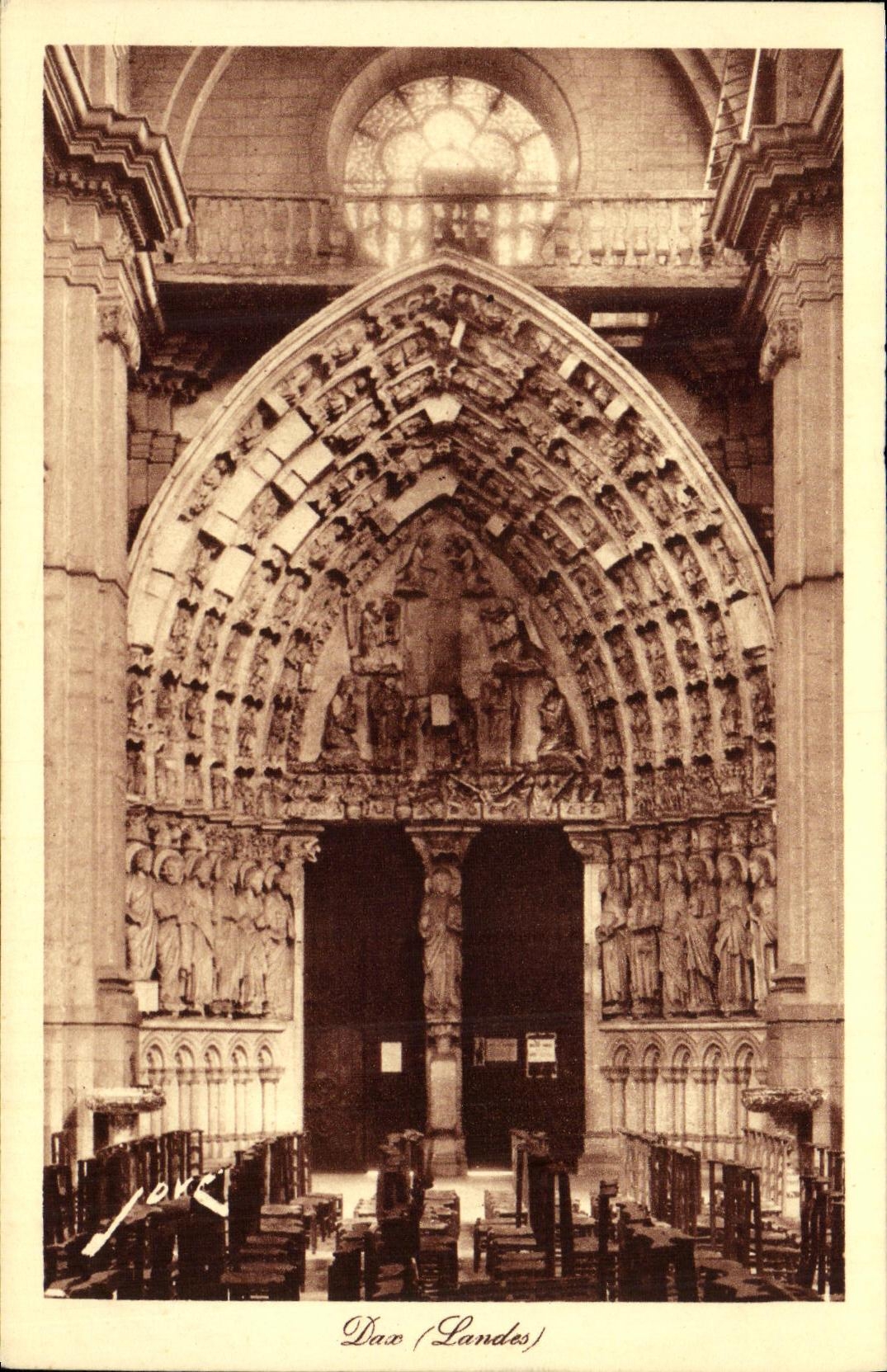 Dax (Landes) — Portique de la cathédrale — Édition Jové, Pau (B.P.)