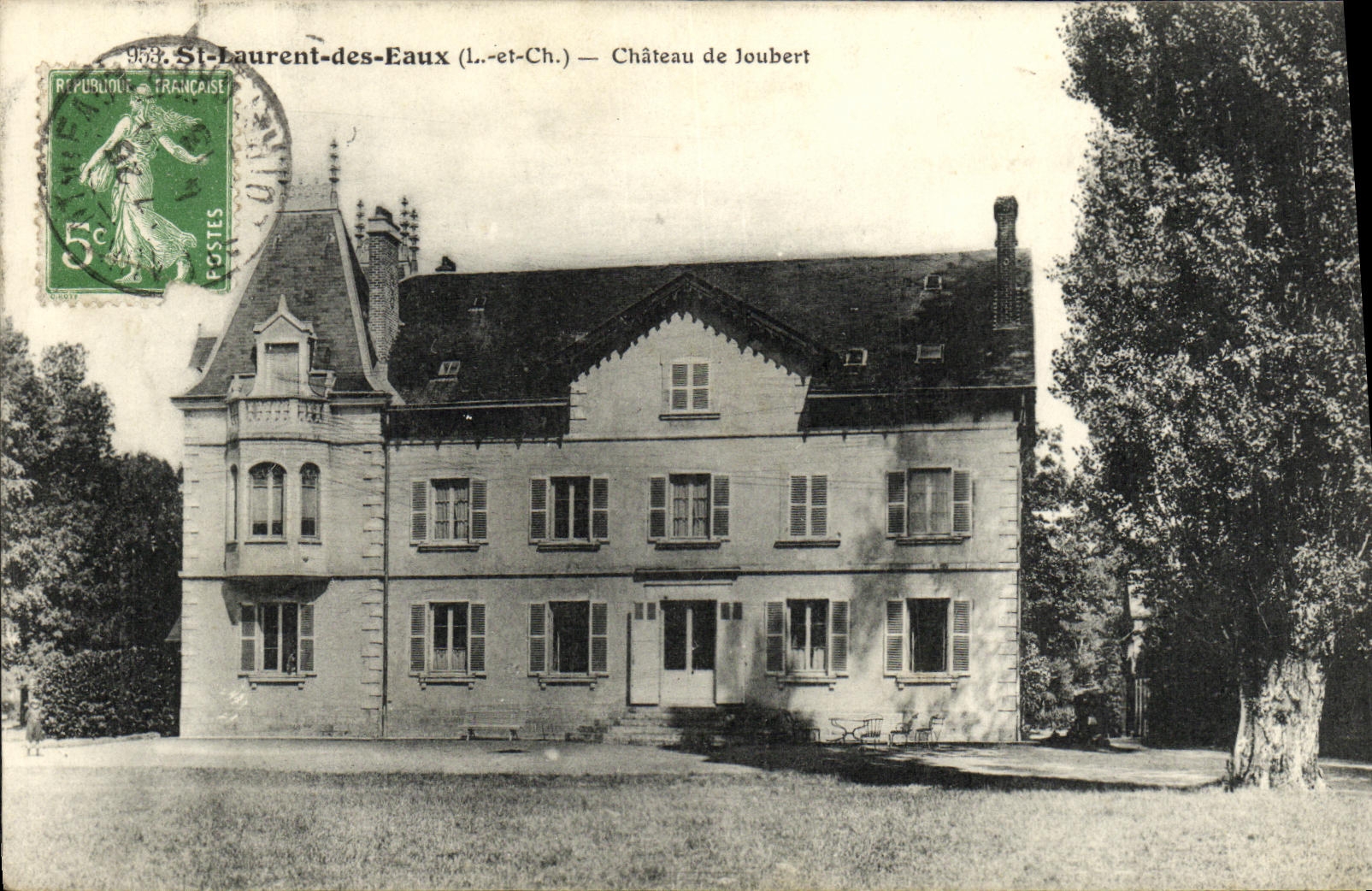 St-Laurent-des-Eaux (L.-et-Ch.) — Château de Joubert
