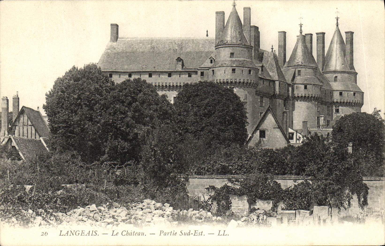 LANGEAIS — Le Château — Partie Sud-Est — LL.