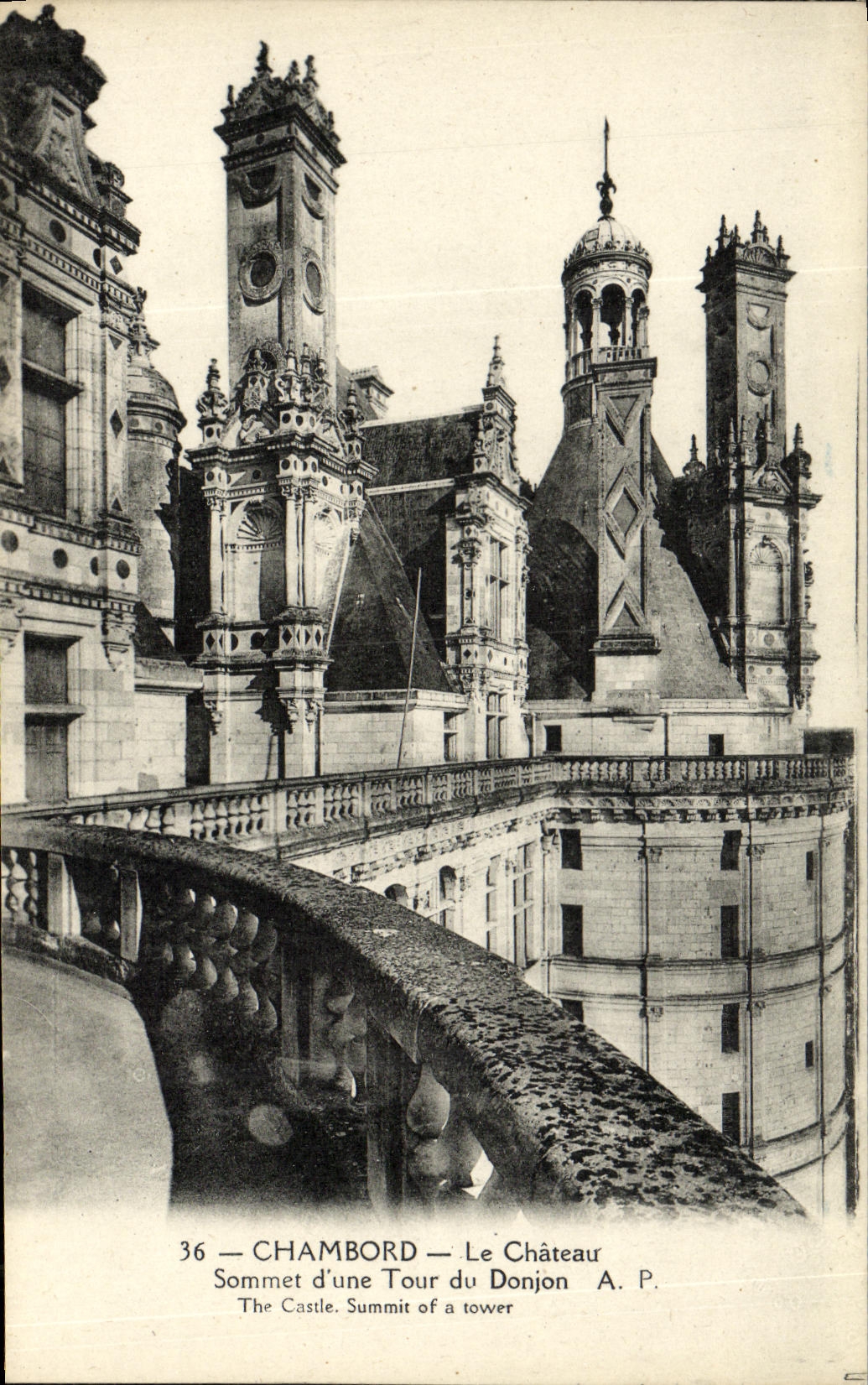CPA Chambord Le Chateau Sommet d une Tour du Donjon