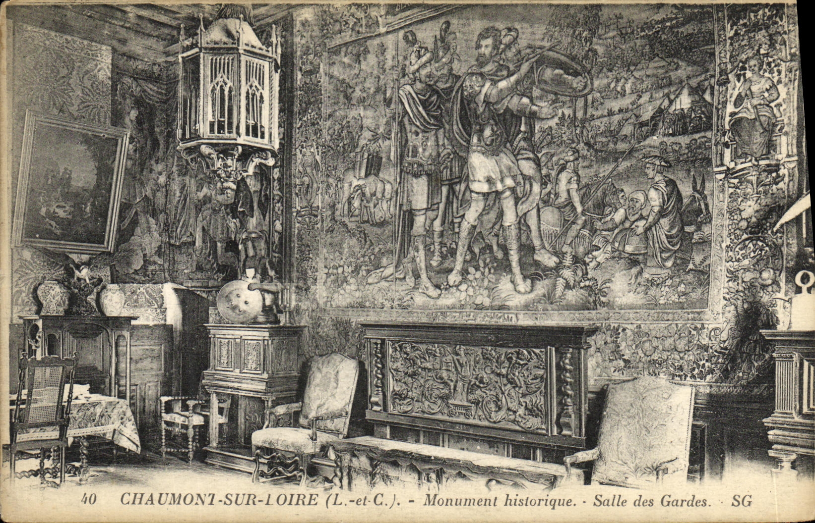 Chaumont-sur-Loire (L.-et-C.) — Salle des Gardes — Monument historique