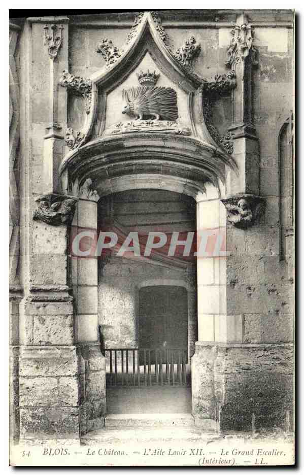 CPA Blois Le Chateau L Aile Louis XII Le grand escalier 