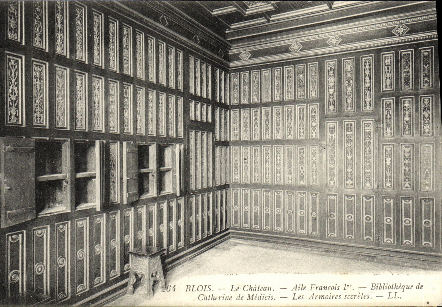 Blois — Le Château — Aile François Ier — Les Armoires secrètes — Bibliothèque de Catherine de Médicis — LL. — N° 264