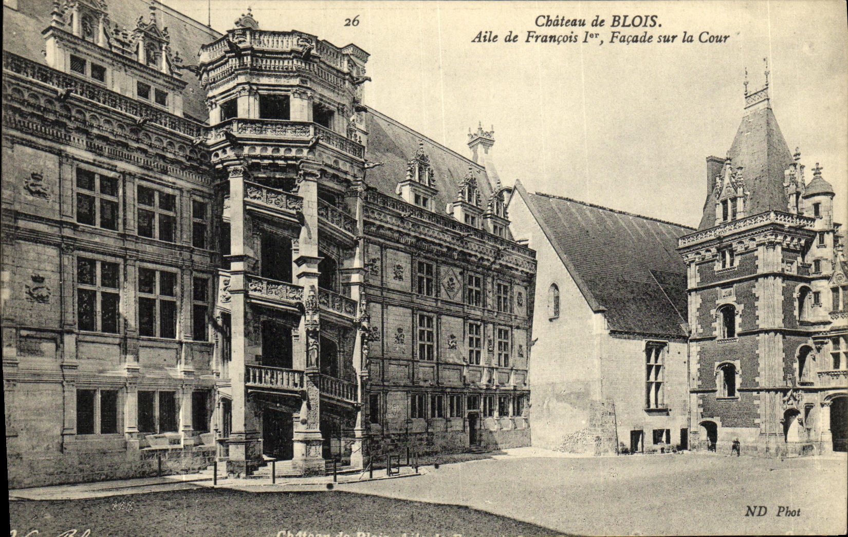 CPA Blois Le Chateau L Aile de Francois 1er Facade sur loa Cour