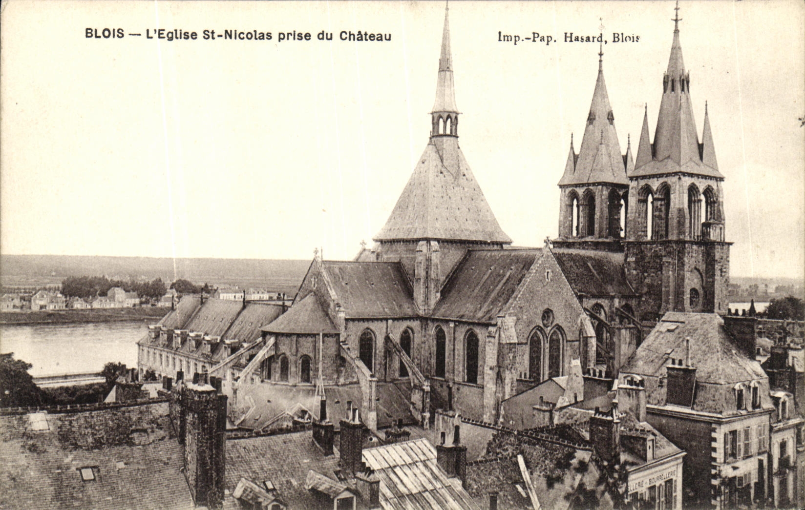 CPA Blois L Eglise St Nicolas prise du Chateau