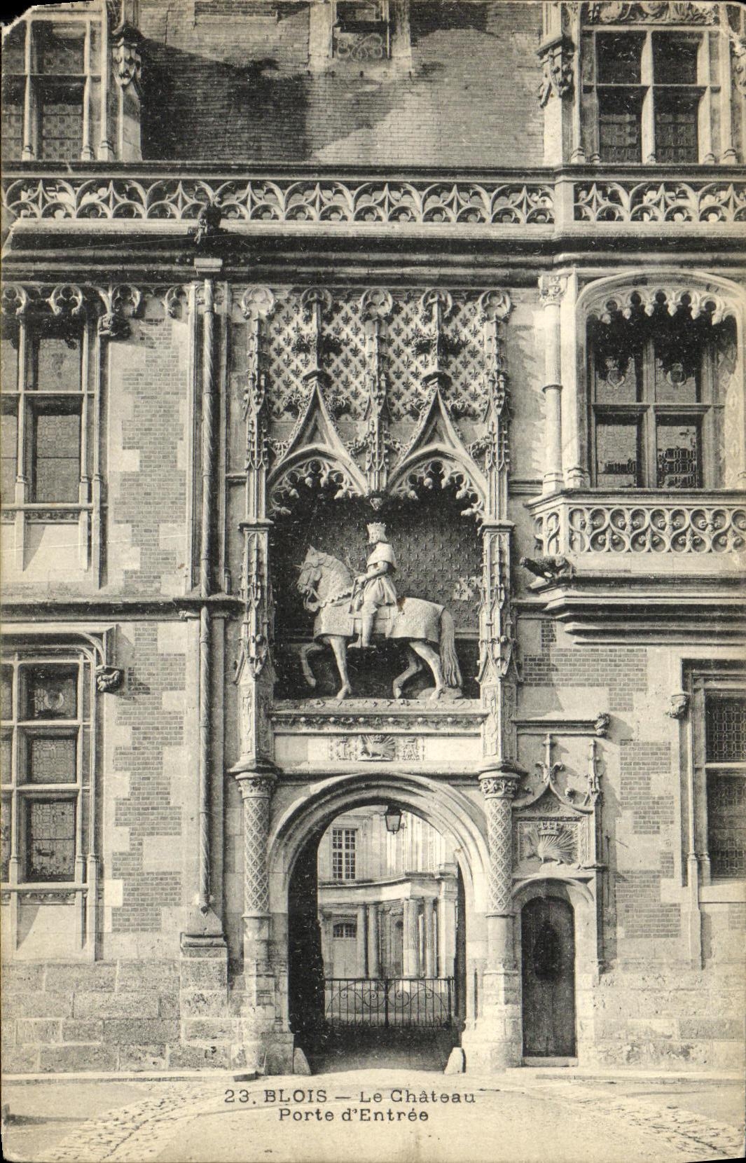 CPA Blois le Chateau Porte d Entree