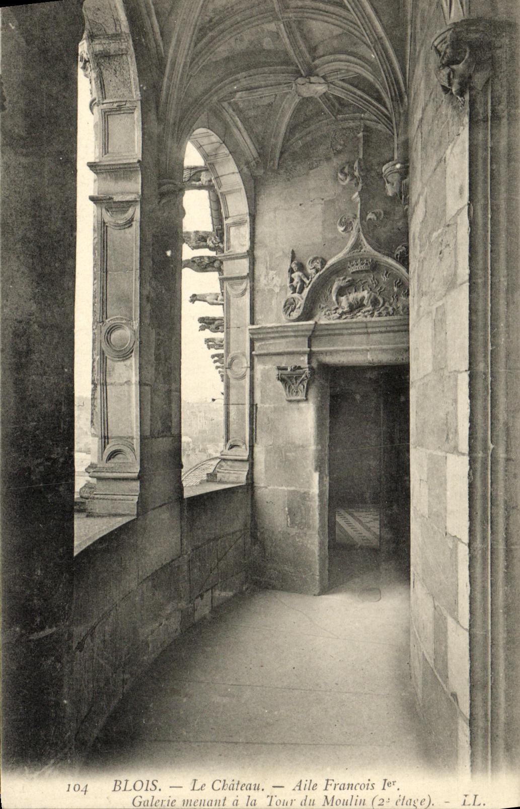 CPA Chateau Blois Aile Francois 1er Galerie Menant a la Tour du Moulin 