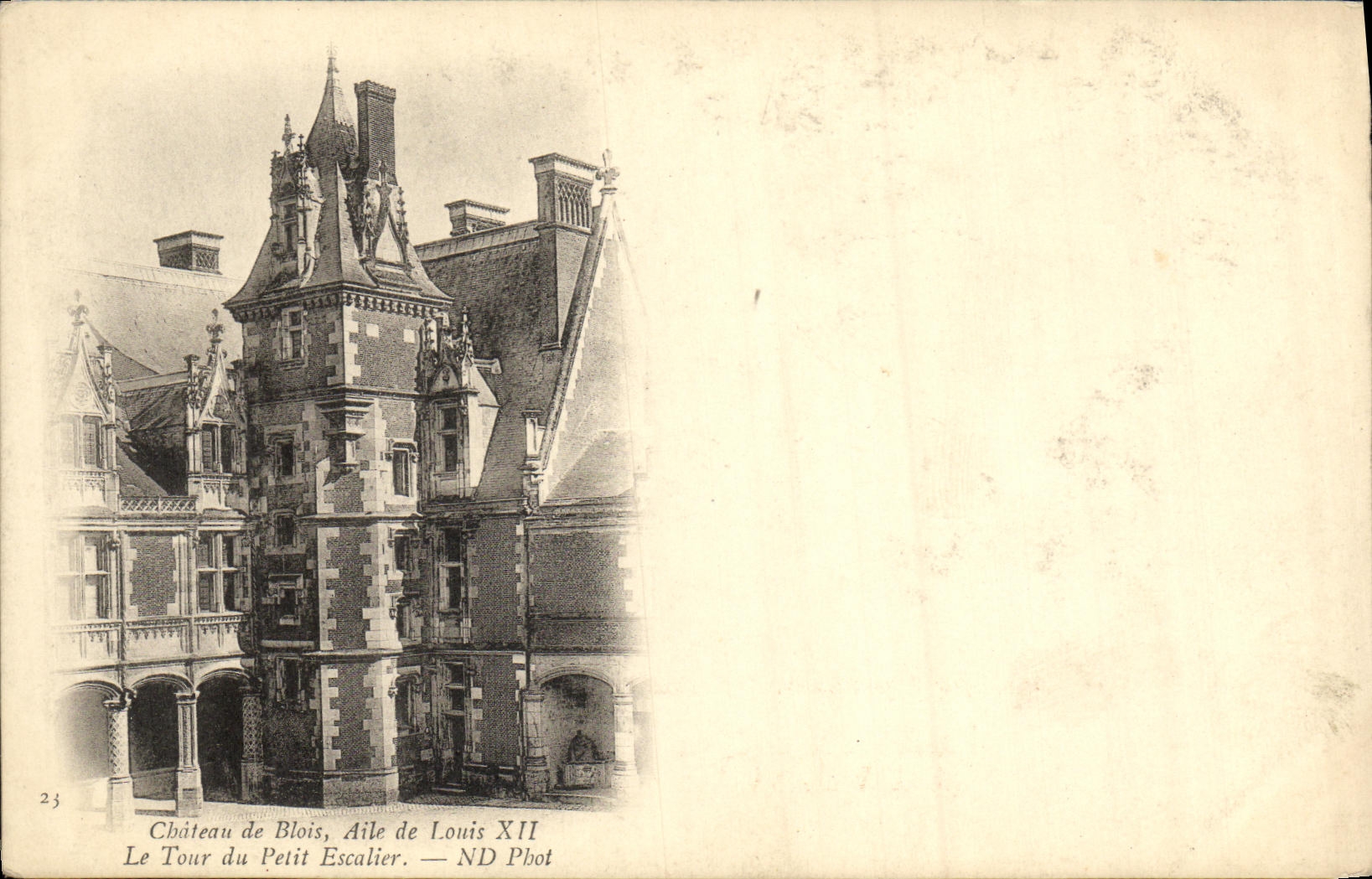 CPA Blois Chateau de Blois Aile de Louis XII Le tour du petit escalier 