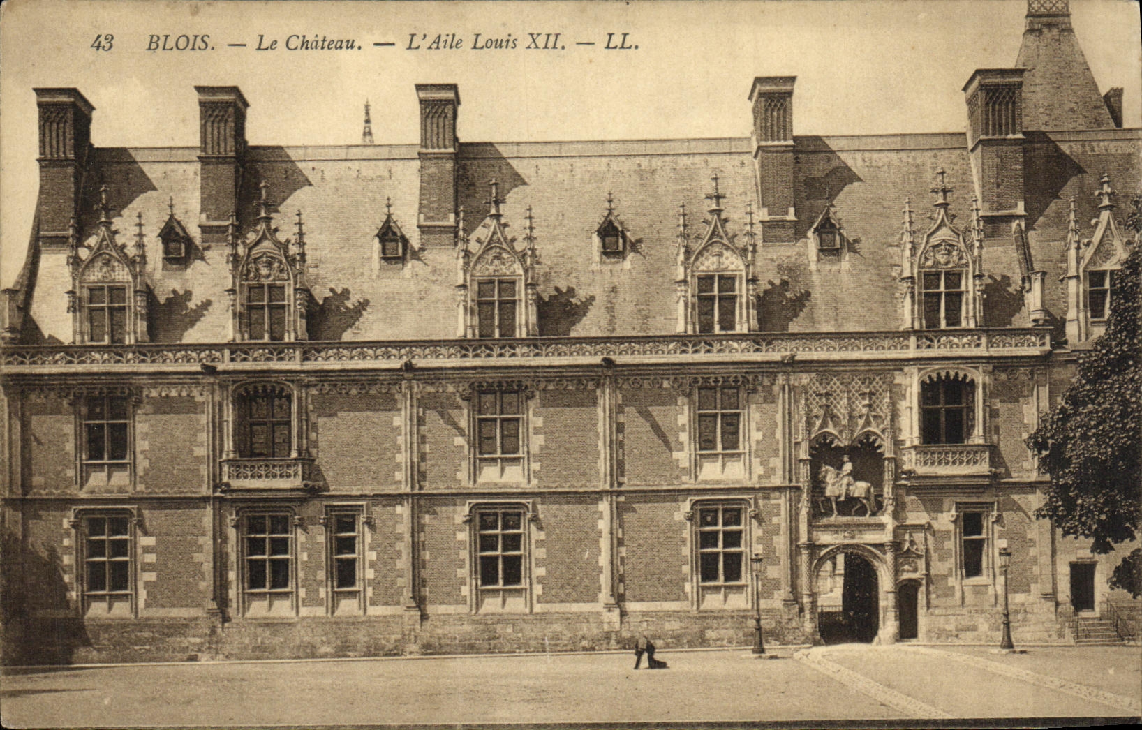 Blois — Le Château — L'Aile Louis XII — LL.