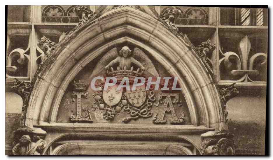 CPA Blois Portail de la chapelle du chateau avec armoiries de Louis XII et d Anne de Bretagne
