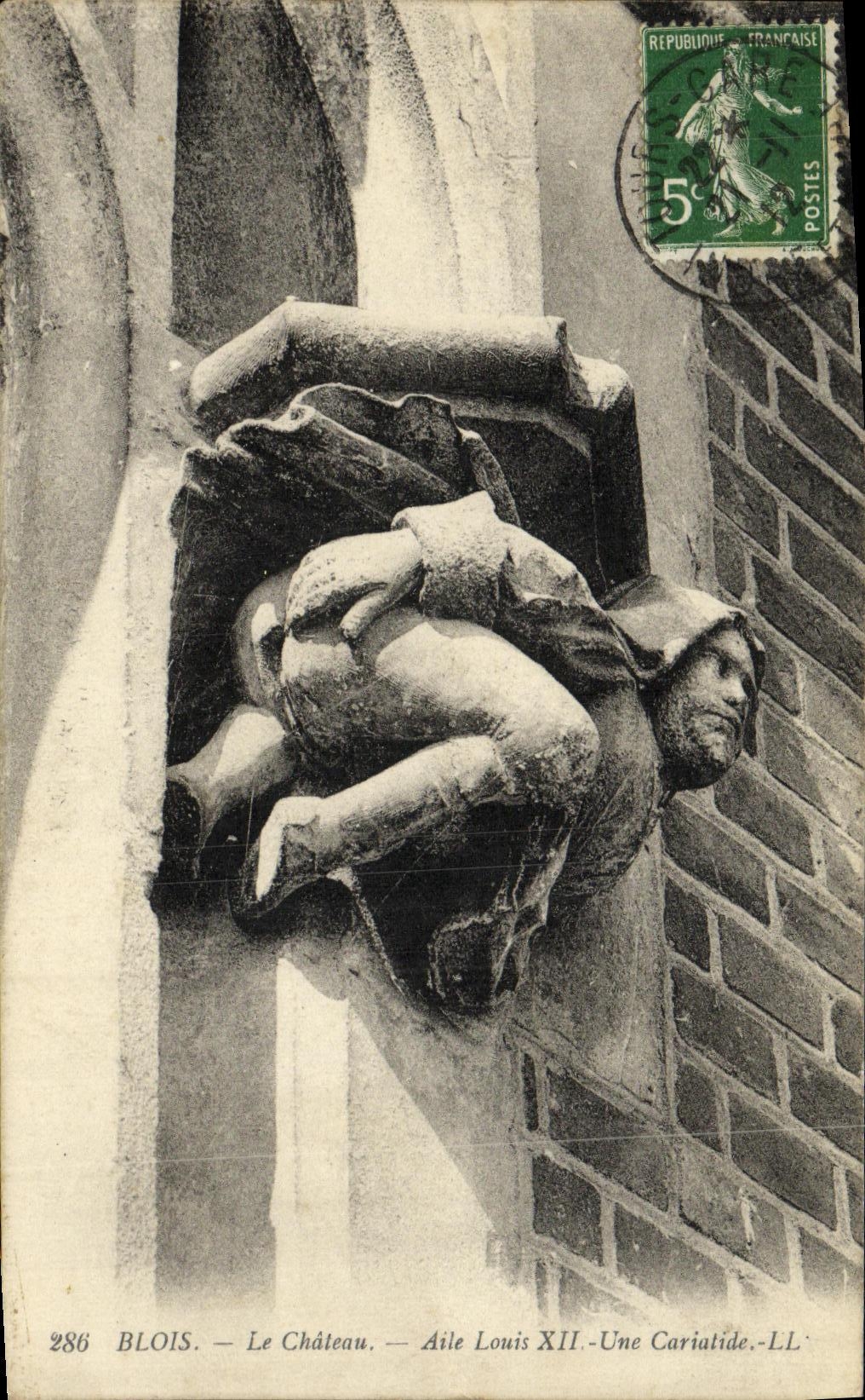 Blois — Le Château — Aile Louis XII — Une Cariatide