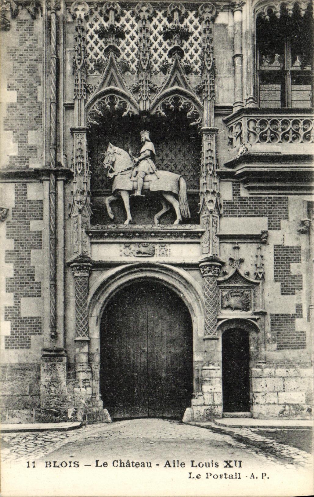 CPA Blois Le Chateau Aile Louis Xll