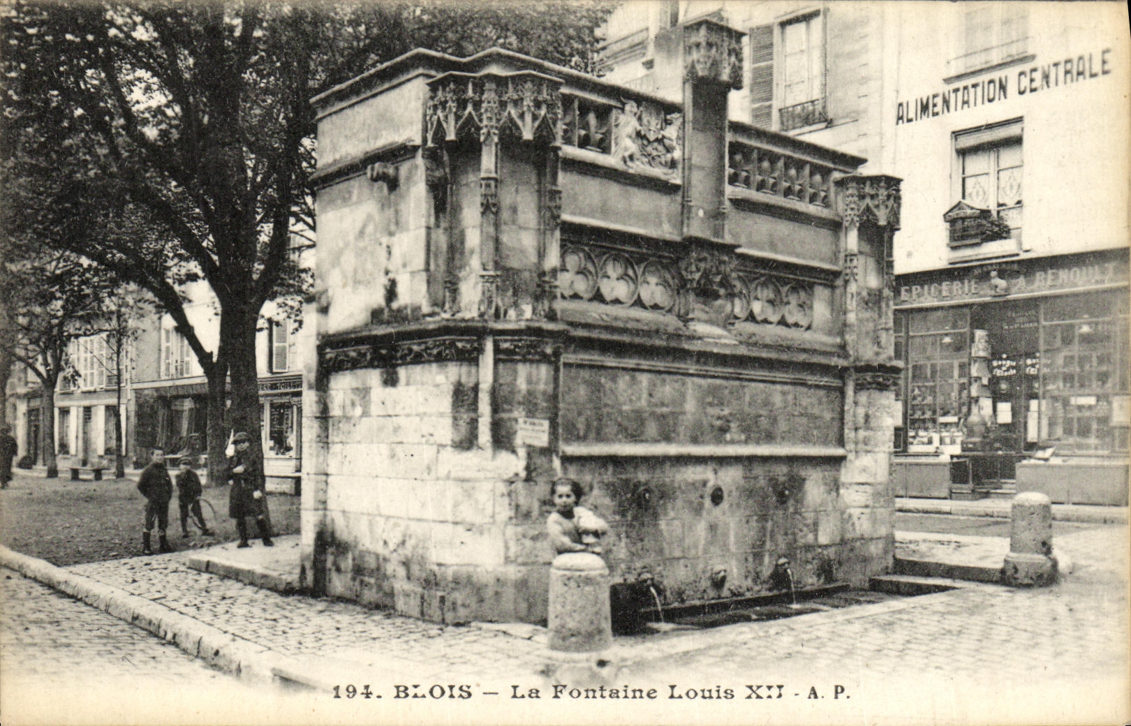 CPA Blois La Fontaine Louis Xll Enfants 