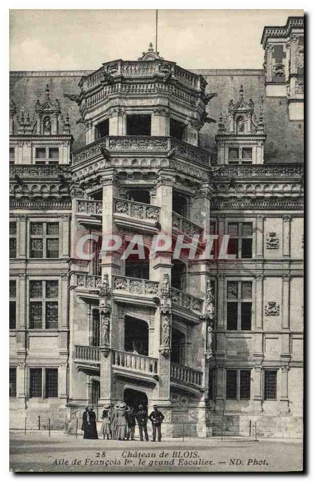 CPA Chateau de Blois Aile de Francois l er le grand Escalier