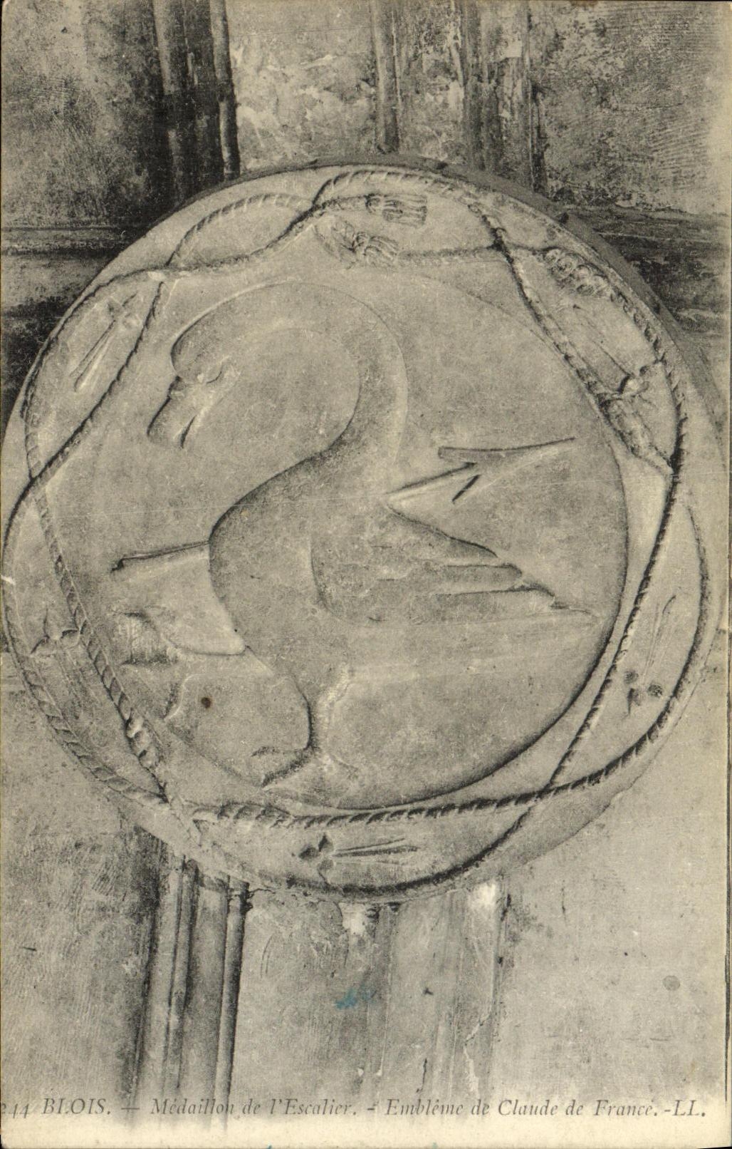 CPA Blois Medaillon de l escalier Embleme de Claude de France Cygne