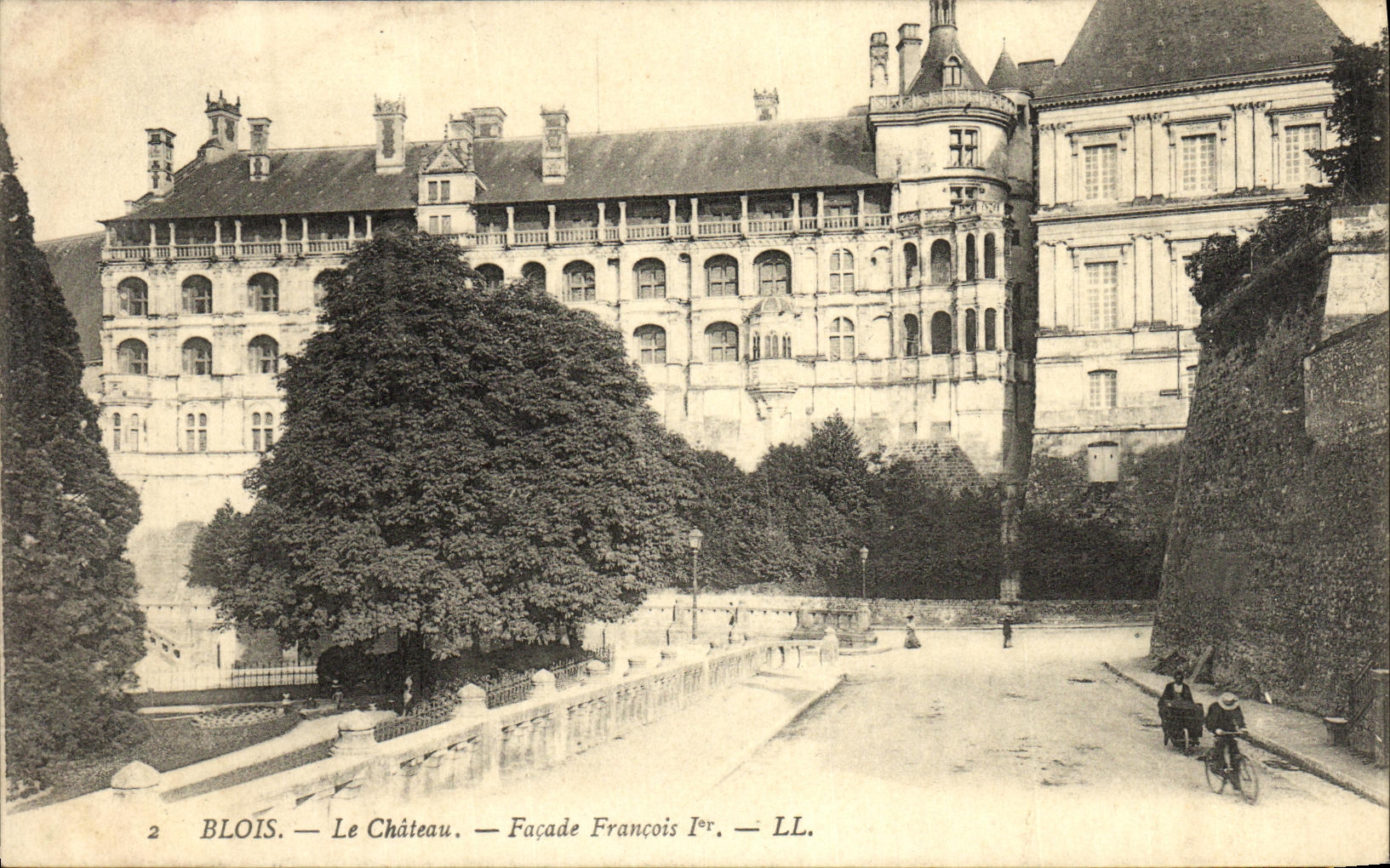 Blois — Le Château — Façade François Ier — LL.
