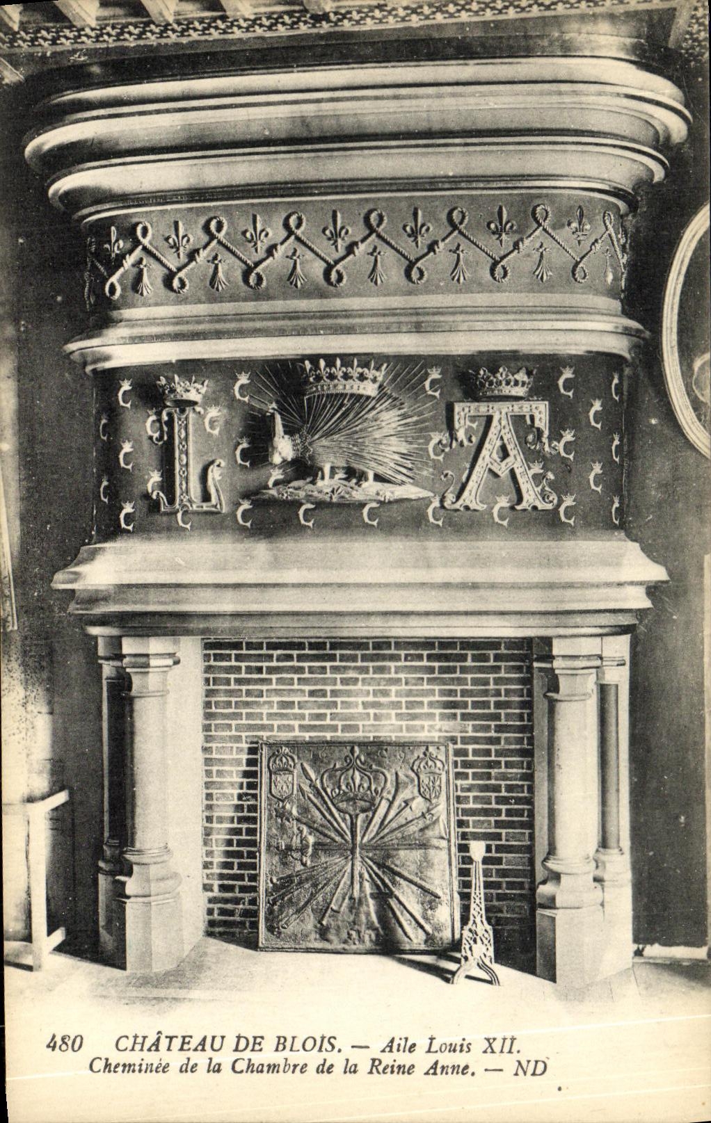 CPA Blois De Chateau Aile Louis XII Cheminee de la Chambre de la Reine Anne