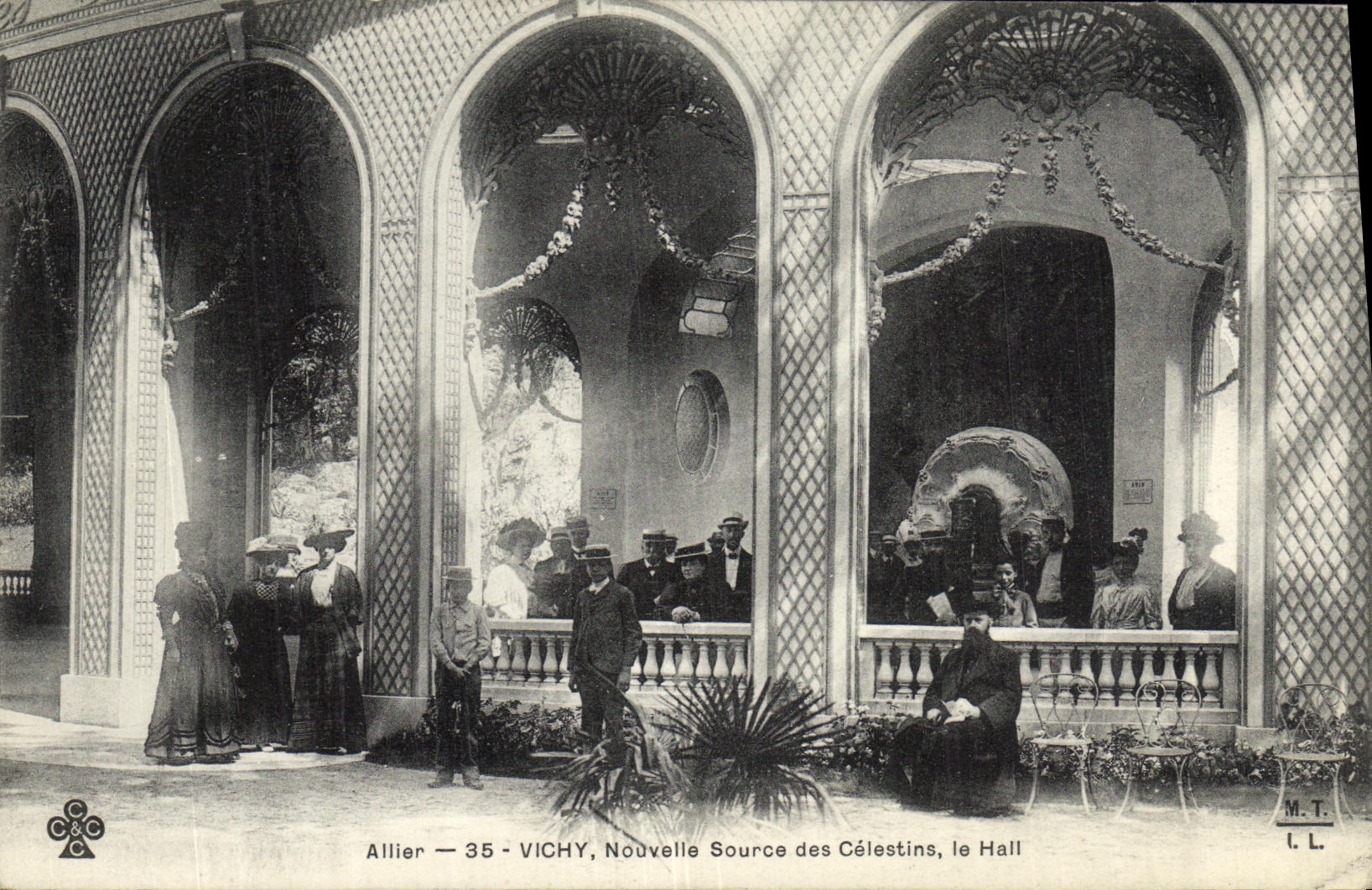 CPA Vichy Nouvelle Source des Celestins le Hall